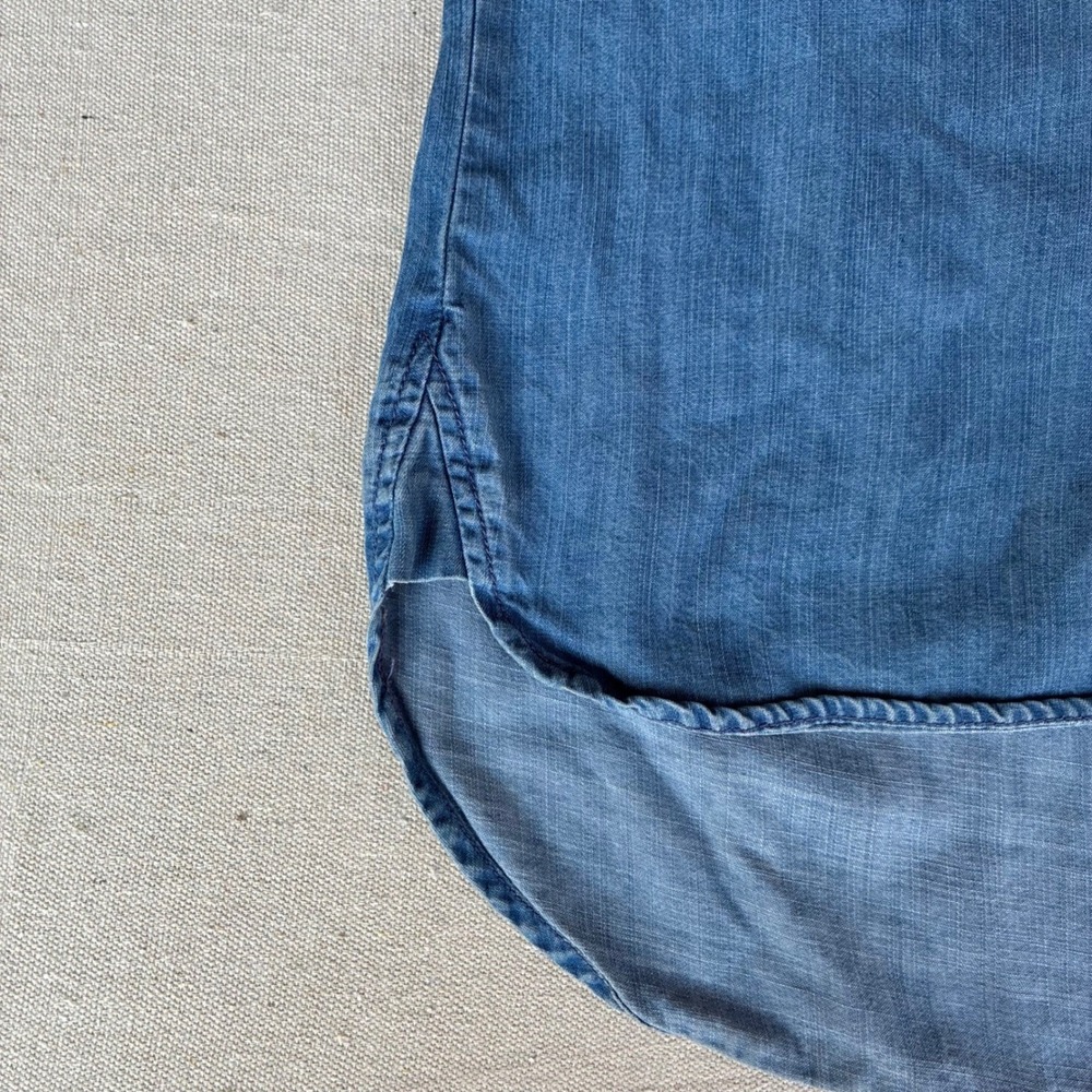 Cloth & Stone Tencel Chambray Button Down Shirt Womens Small Blue High Low Hem - Picture 8 of 11